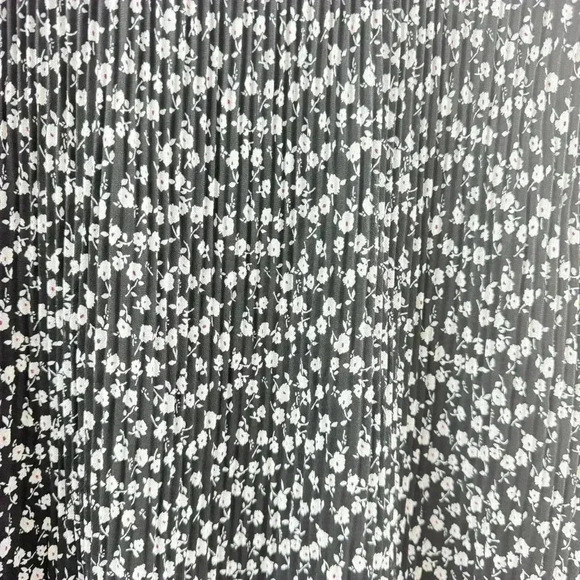 Pleione Floral Pleated Sleeveless Blouse - Size S - Picture 5 of 5